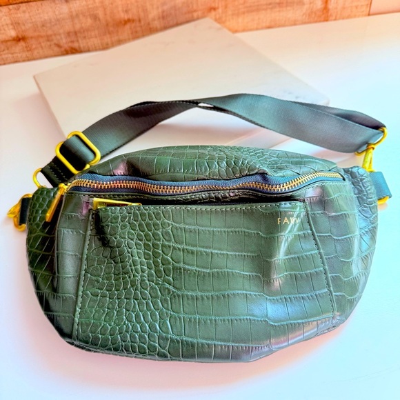 NWOT Rare Fawn Design Green Croc Embossed The Fawny Pack - Picture 4 of 9